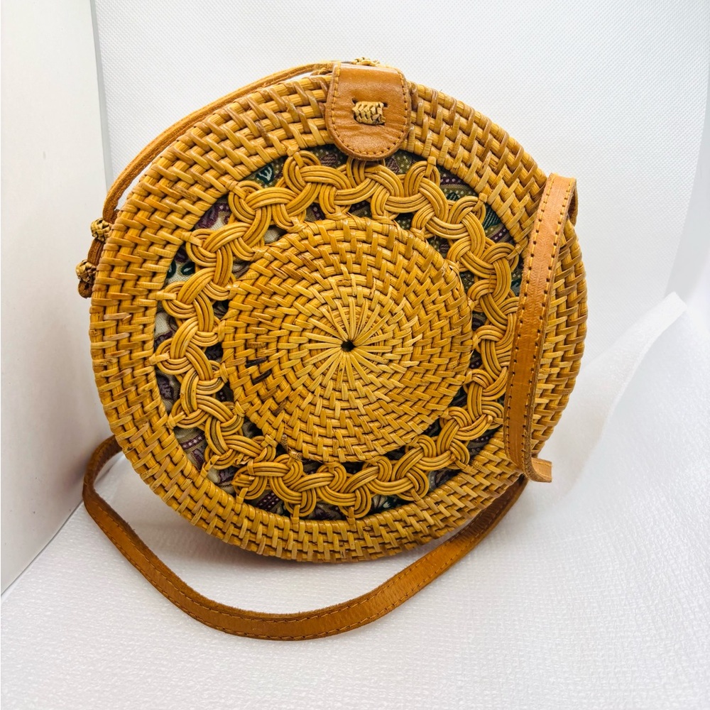 Amerii Rattan Round Crossbody Bag Retro 70s Style Circle Bag